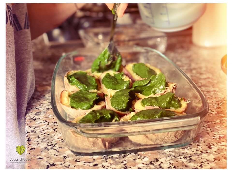 Patate ripiene alla crema di spinaci-vegandpeaca